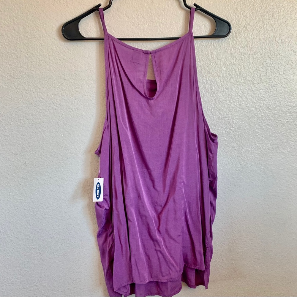 Keyhole Tank Top - Picture 3 of 3